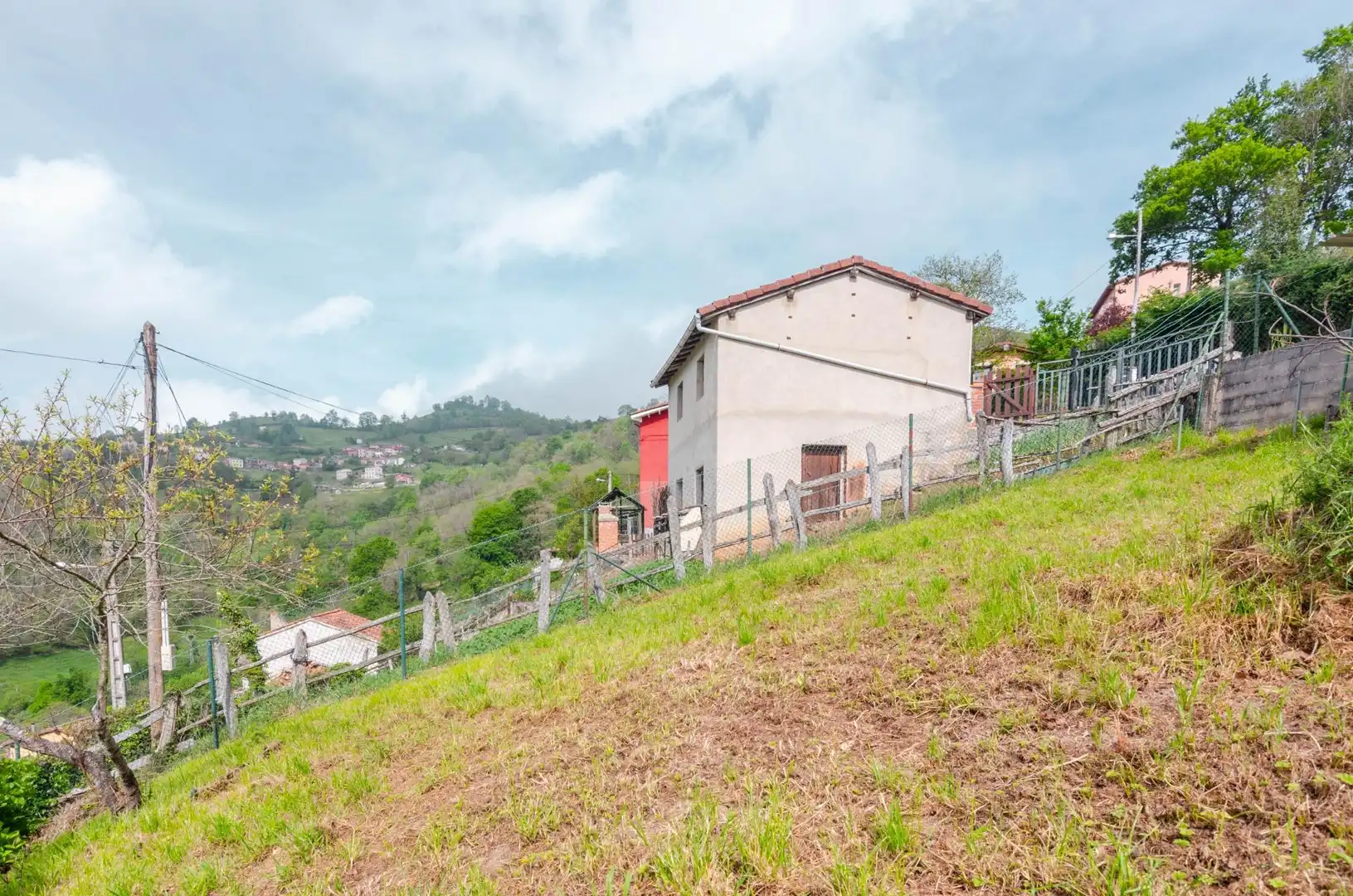 Casa adosada en venta en Laviana con Jardín privado y Amueblado