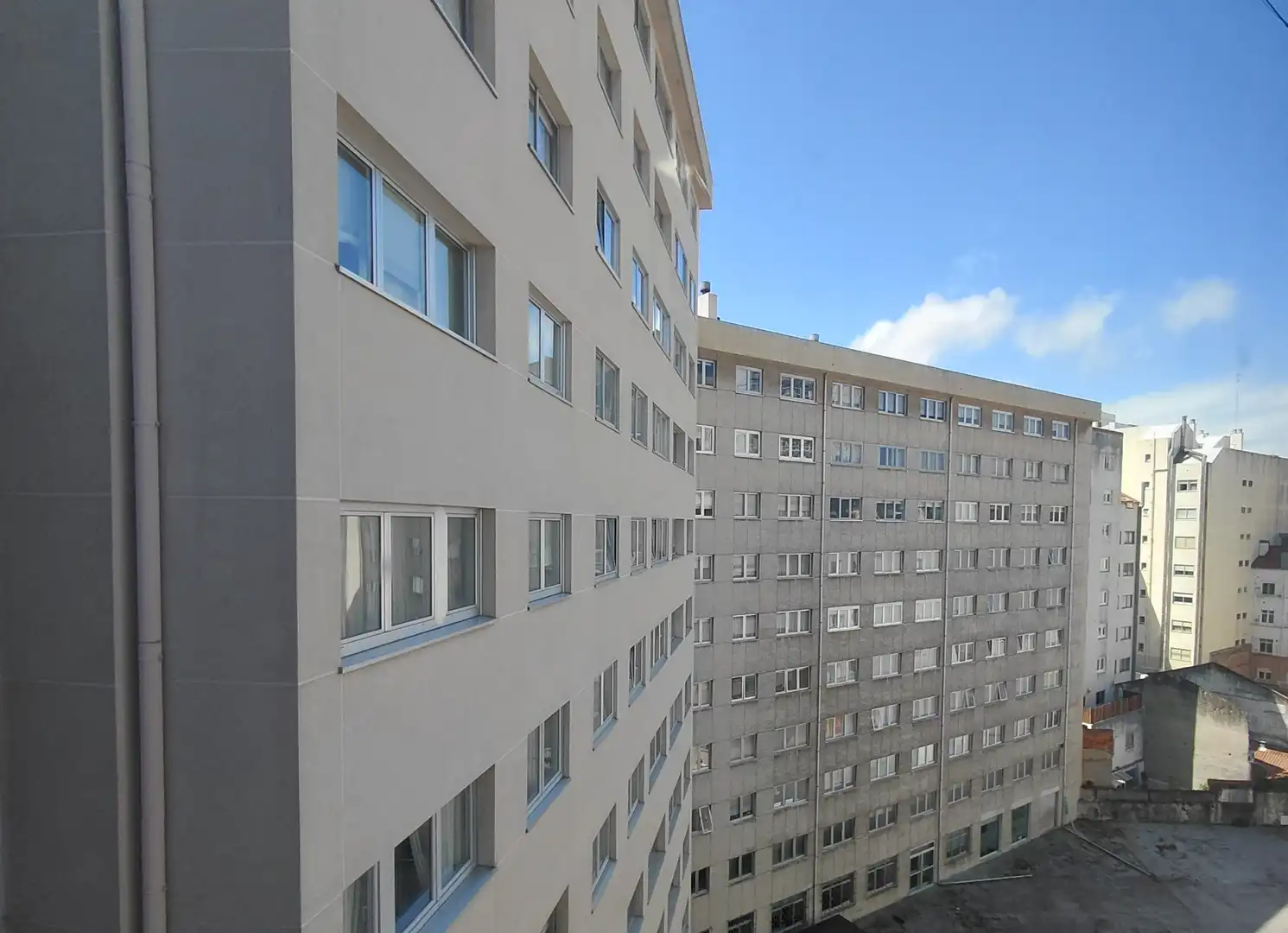 Vista exterior de Dúplex de alquiler en A Coruña Capital  con Jardín privado, Parquet y Amueblado