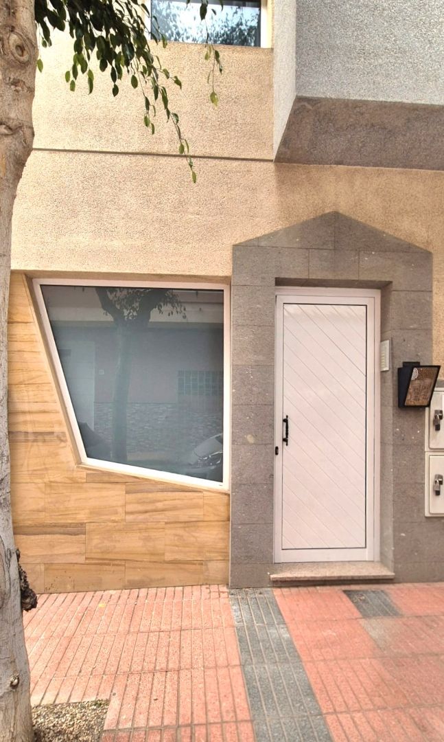 Vista exterior de Pis en venda en Telde amb Moblat