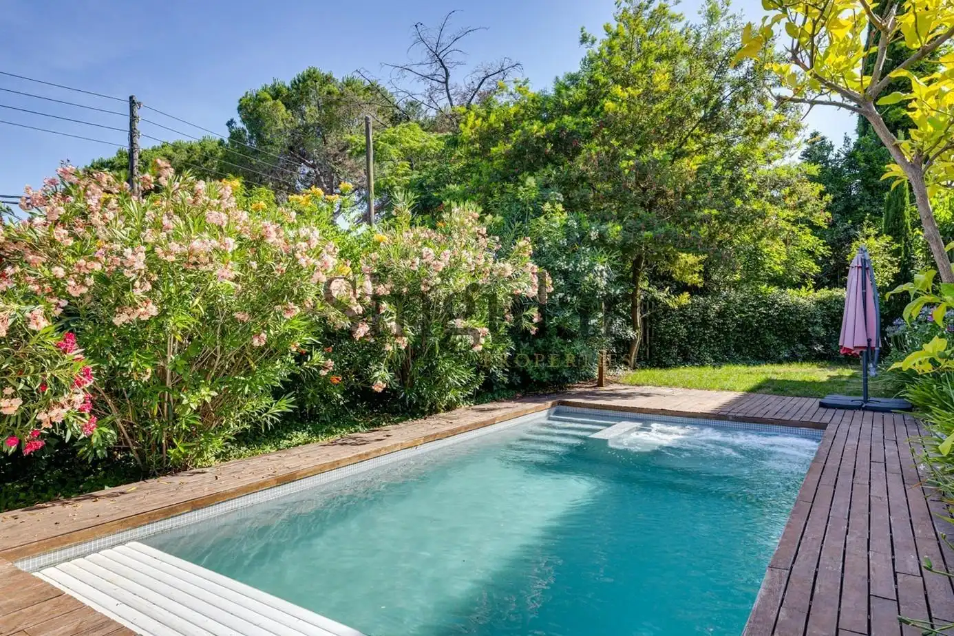 Piscina de Casa o xalet en venda en Sant Cugat del Vallès amb Calefacció, Jardí privat i Traster