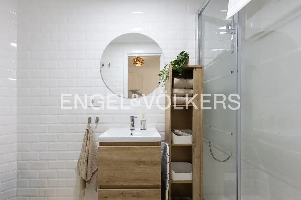 Badezimmer von Wohnung zur Miete in Valencia mit Klimaanlage, Heizung und Möbliert