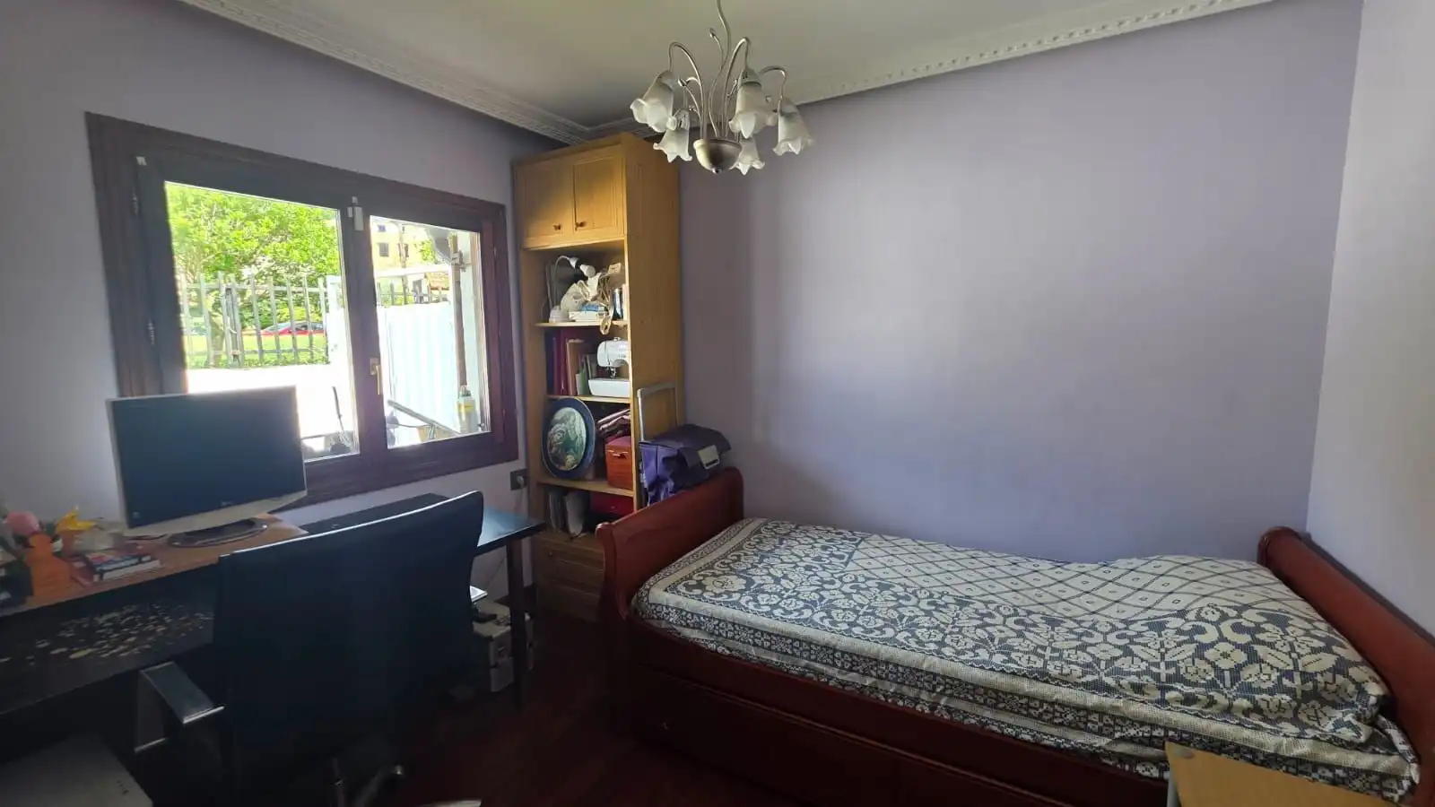Habitación de Casa o chalet en venta en Castro-Urdiales con Calefacción y Jardín privado