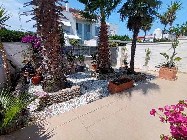 Casa adosada en Venta en Heliópolis