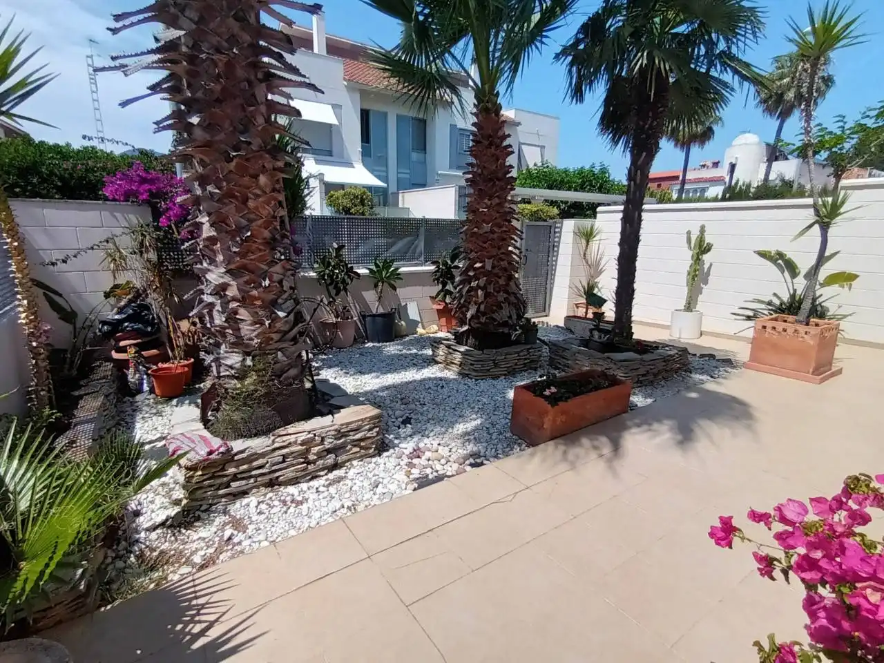 Maison mitoyenne avec piscine à vendre à Heliópolis