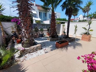 Maison mitoyenne avec piscine à vendre à Heliópolis