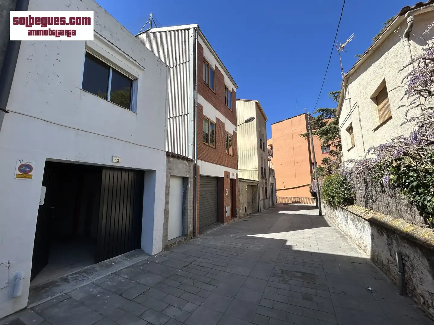Vista exterior de Dúplex en venda en Begues amb Terrassa i Traster