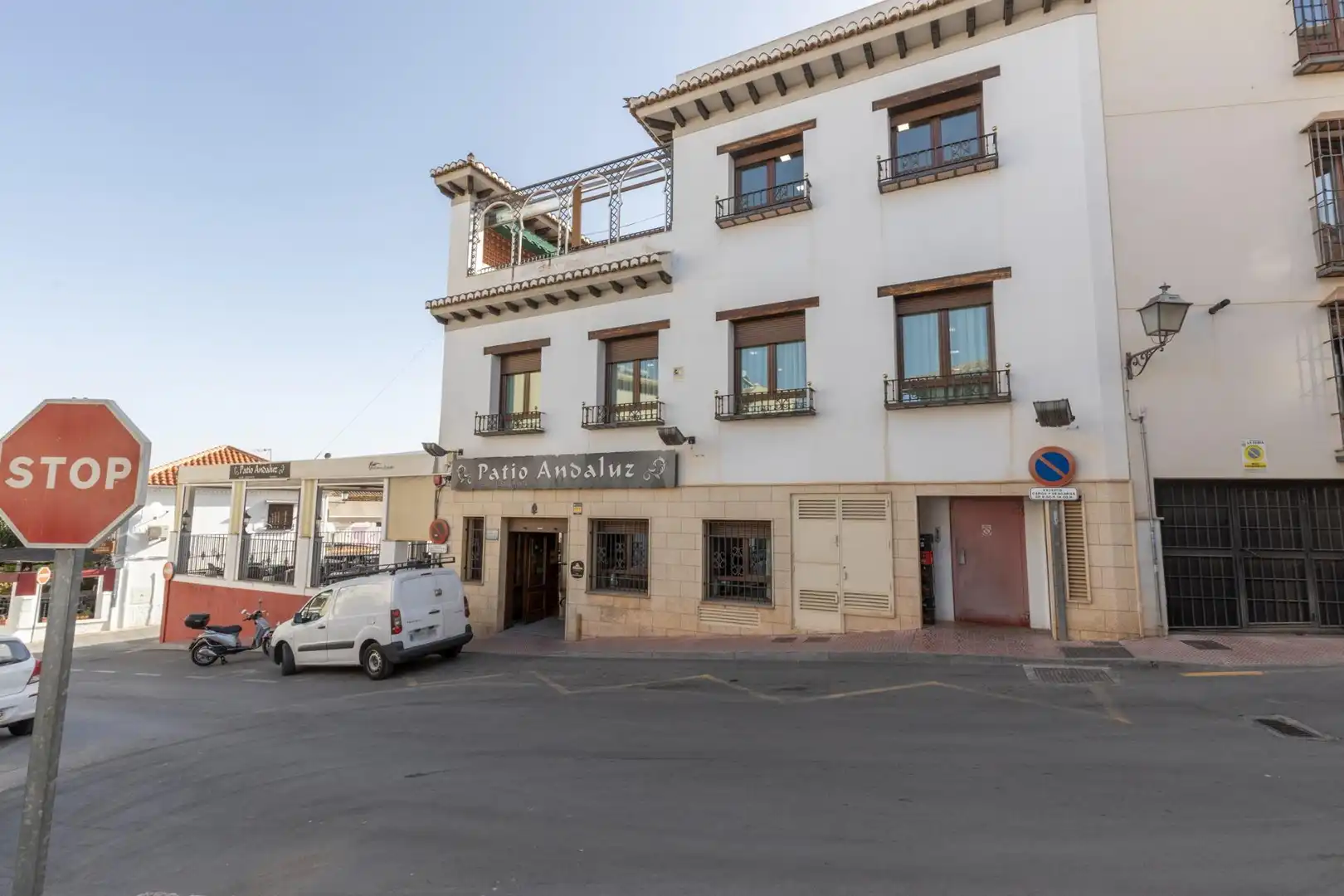 Außenansicht von Gebäude zum Verkauf in La Zubia Ciudad