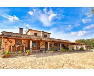 Vista exterior de Finca rústica en venda en Santa Margalida amb Terrassa i Piscina