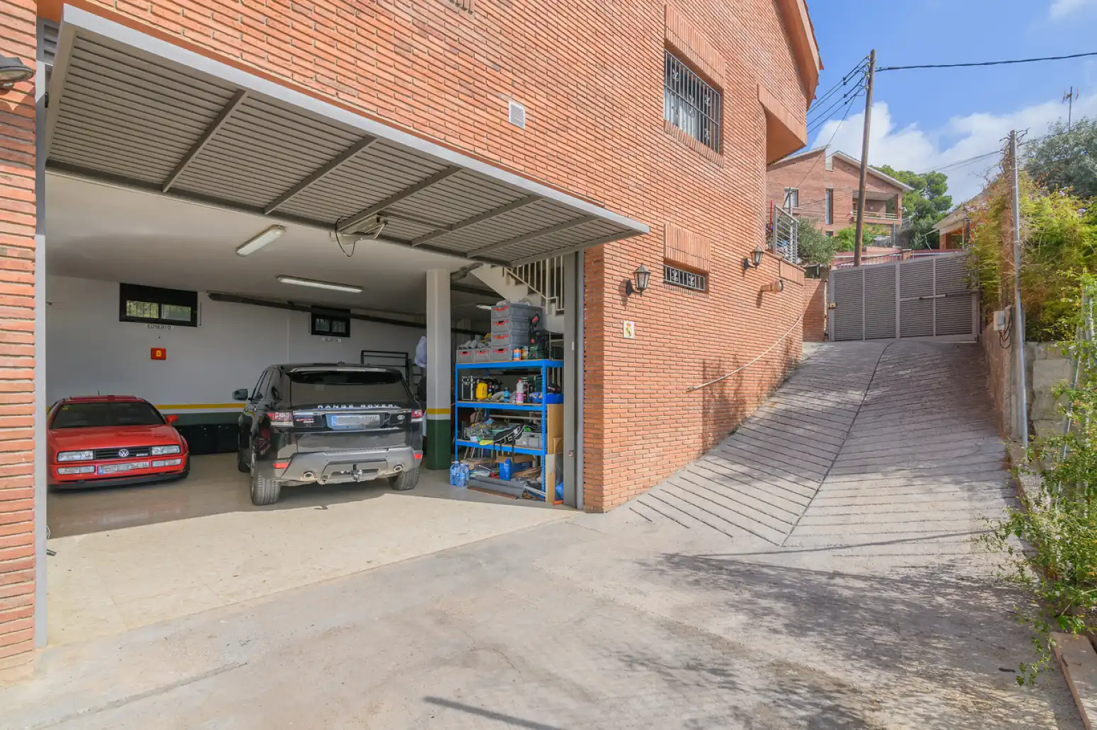 Parking de Casa o chalet de alquiler en Viladecans con Terraza, Piscina y Balcón