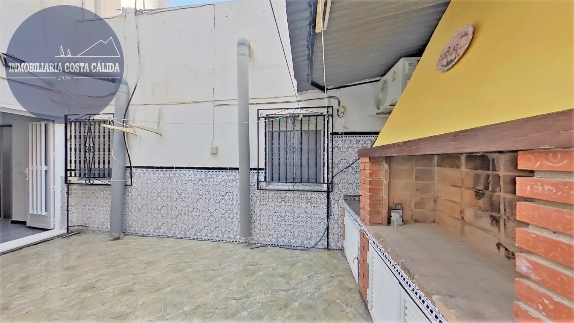Vista exterior de Casa o xalet en venda en Águilas amb Aire condicionat, Calefacció i Terrassa
