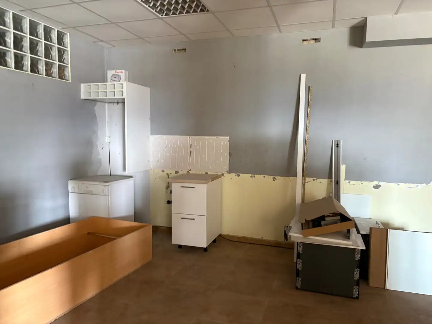 Cuina de Casa adosada en venda en Arteixo amb Jardí privat