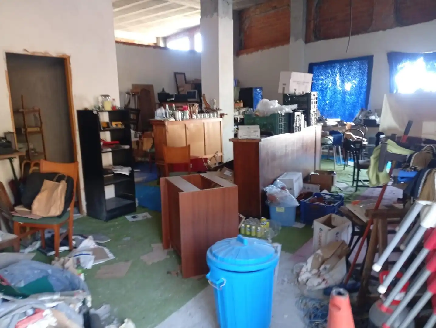 Commercial properties for sale in CINE (DO), 29, Vila de Cruces