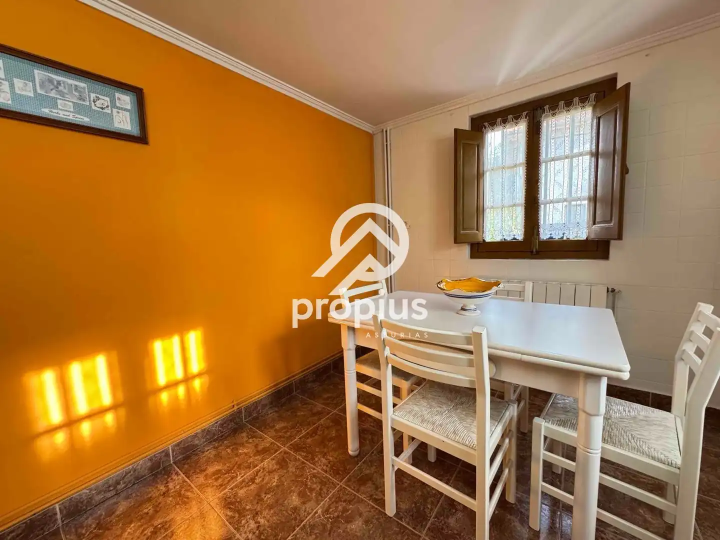 Comedor de Casa o chalet en venta en Parres con Calefacción, Jardín privado y Parquet