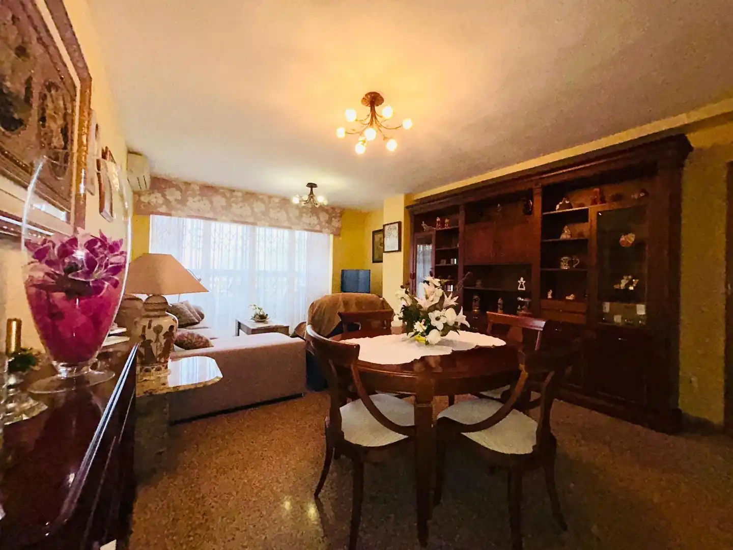 Sala d'estar de Pis en venda en Alicante / Alacant amb Aire condicionat, Jardí privat i Moblat