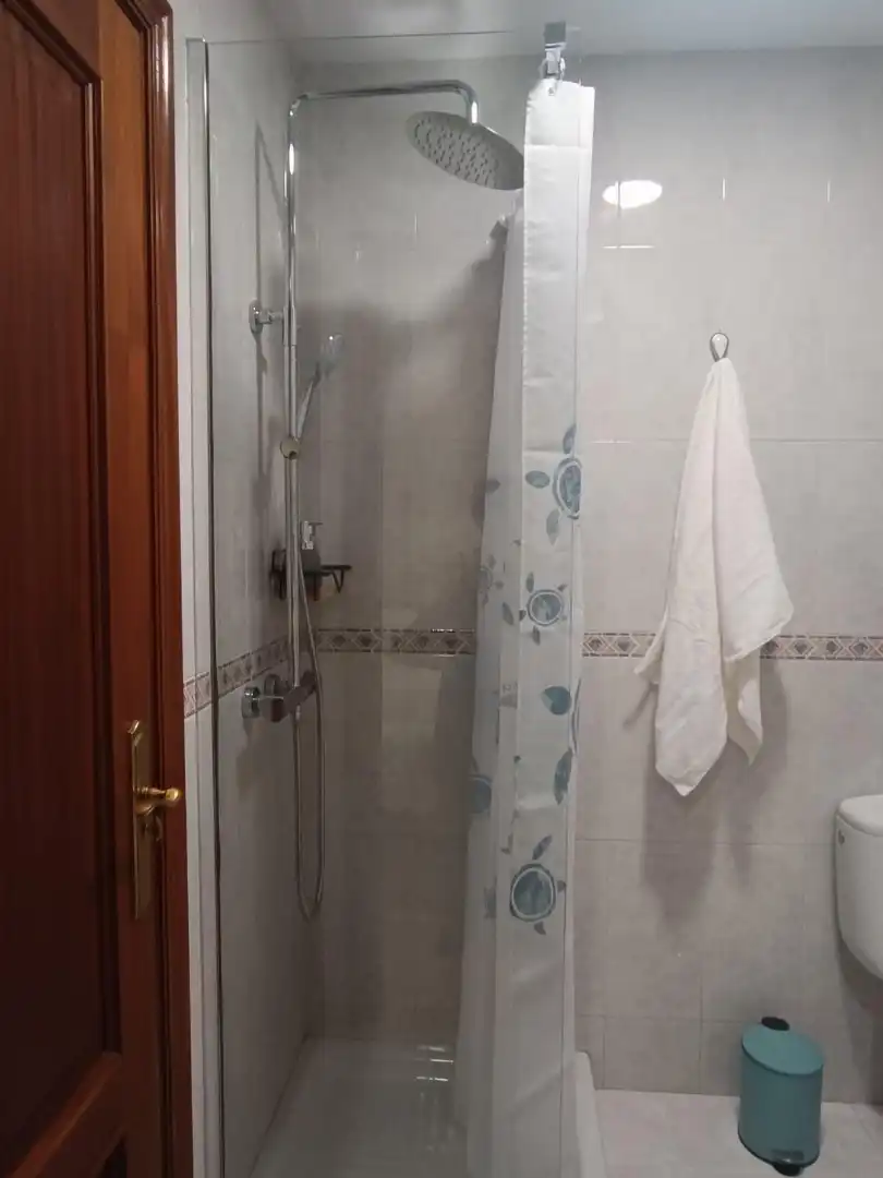 Bathroom of Houses for rent in Cangas   with Heating, Furnished and TV