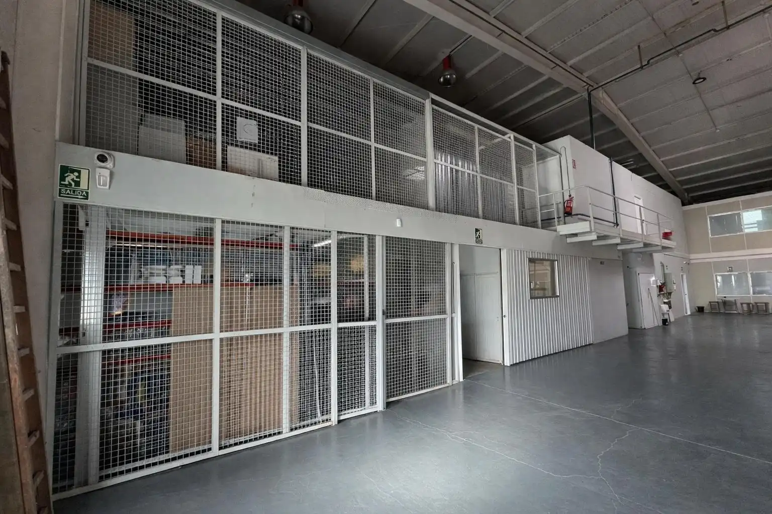 Nau industrial en venda en Mojados amb Calefacció i Alarma