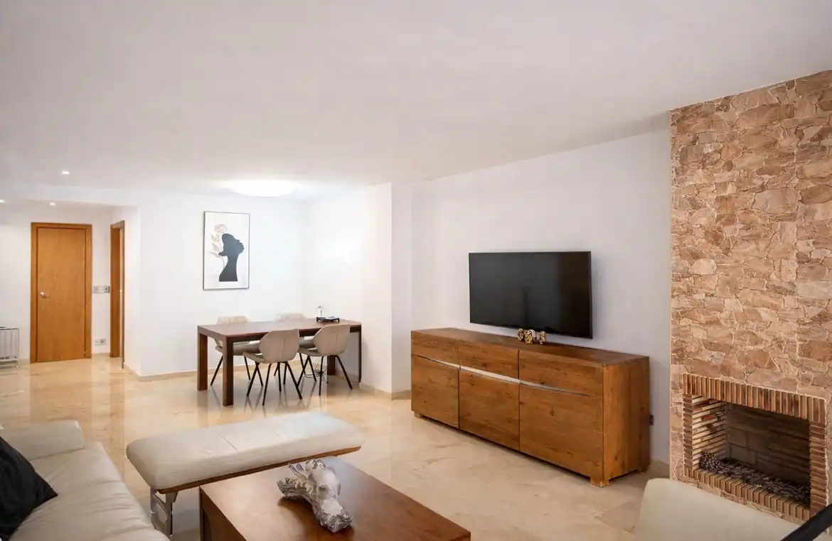 Sala d'estar de Pis en venda en Marbella amb Aire condicionat, Terrassa i Moblat