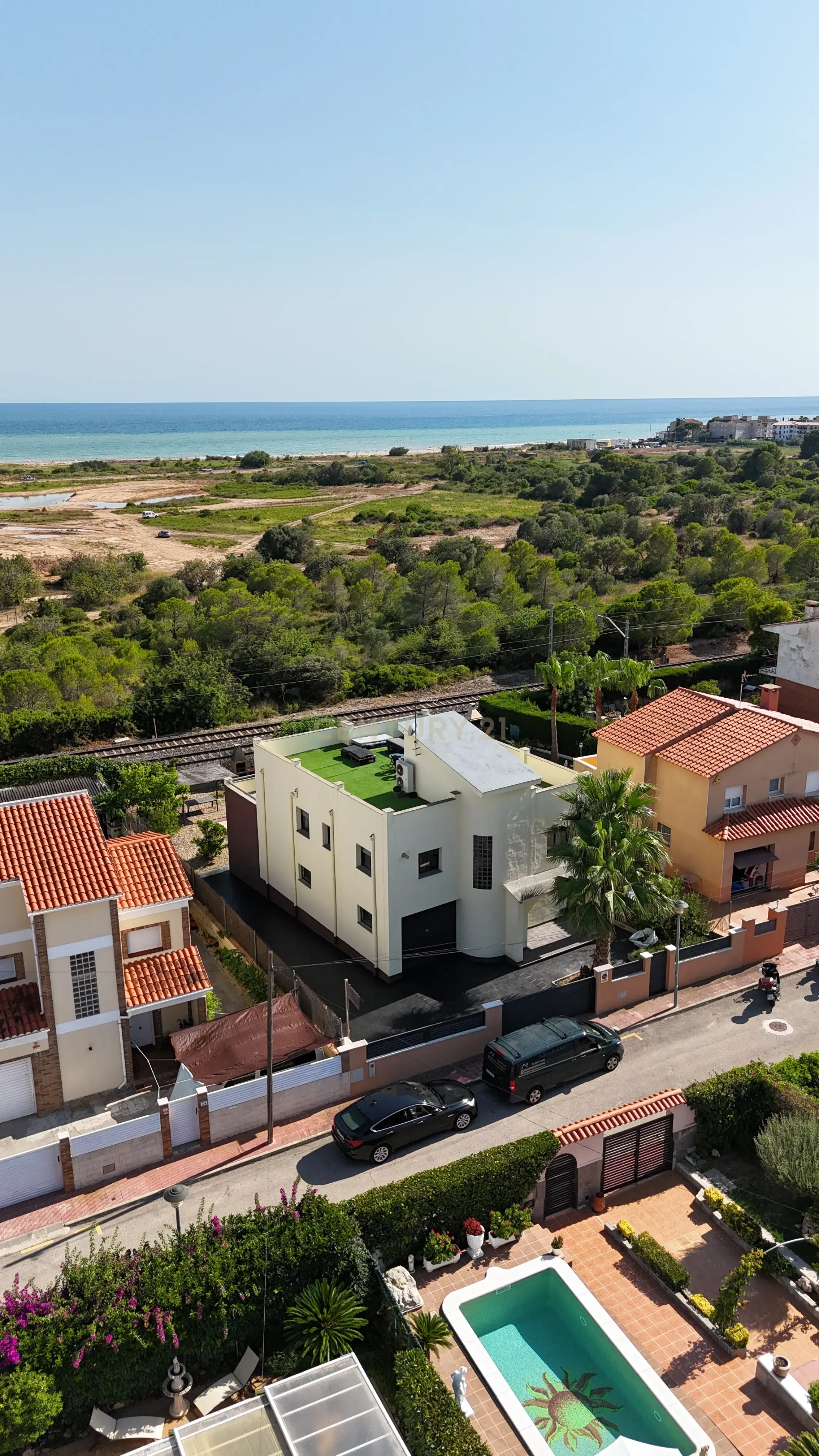 Vista exterior de Casa o xalet en venda en El Vendrell amb Aire condicionat, Jardí privat i Traster