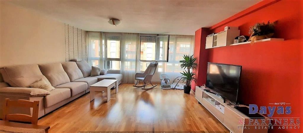 Sala d'estar de Pis en venda en Orihuela amb Aire condicionat, Parquet i Moblat