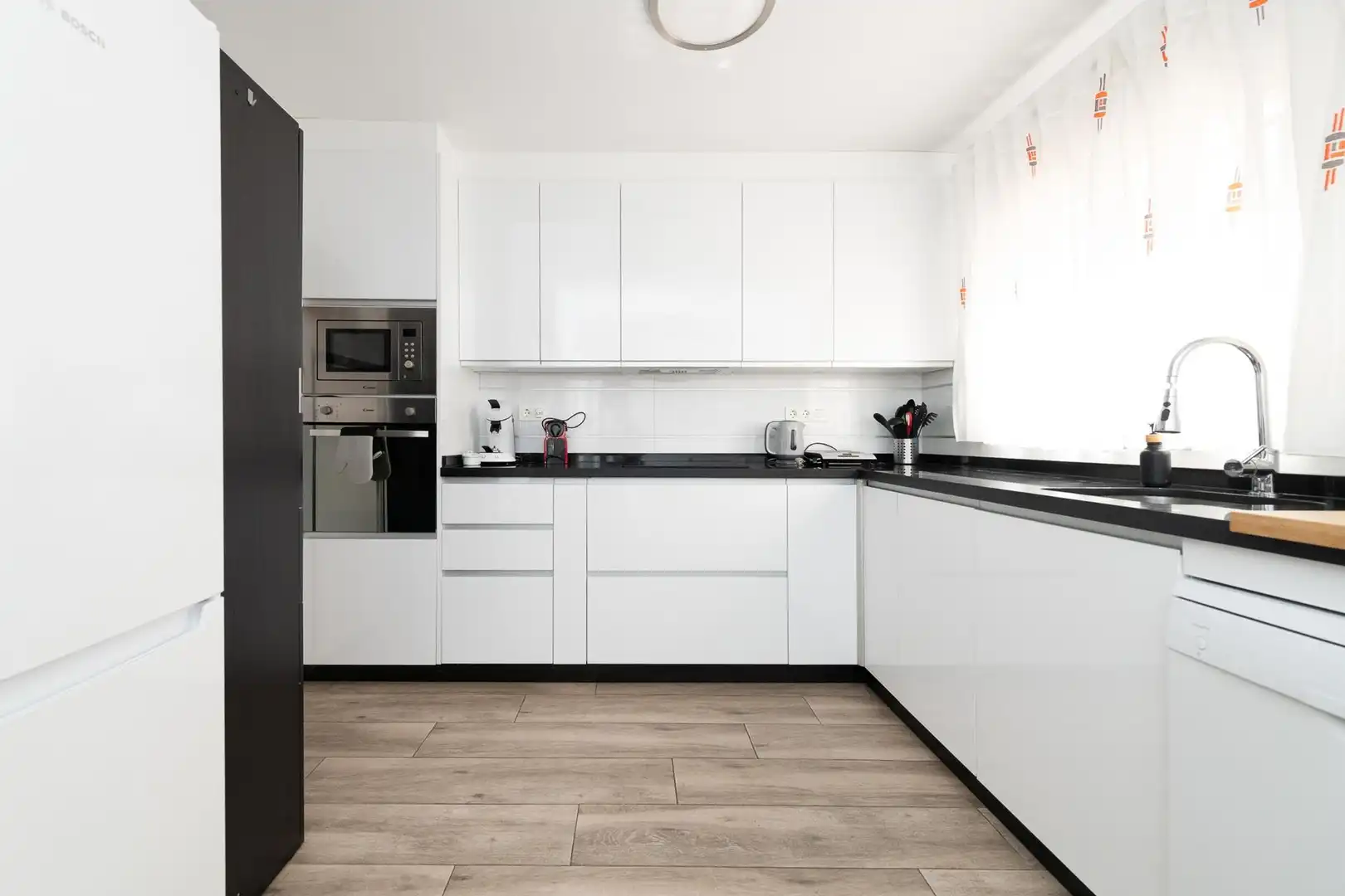 Kitchen of Detached homes for sale in Málaga  with Terrace, Balcony and Community pool