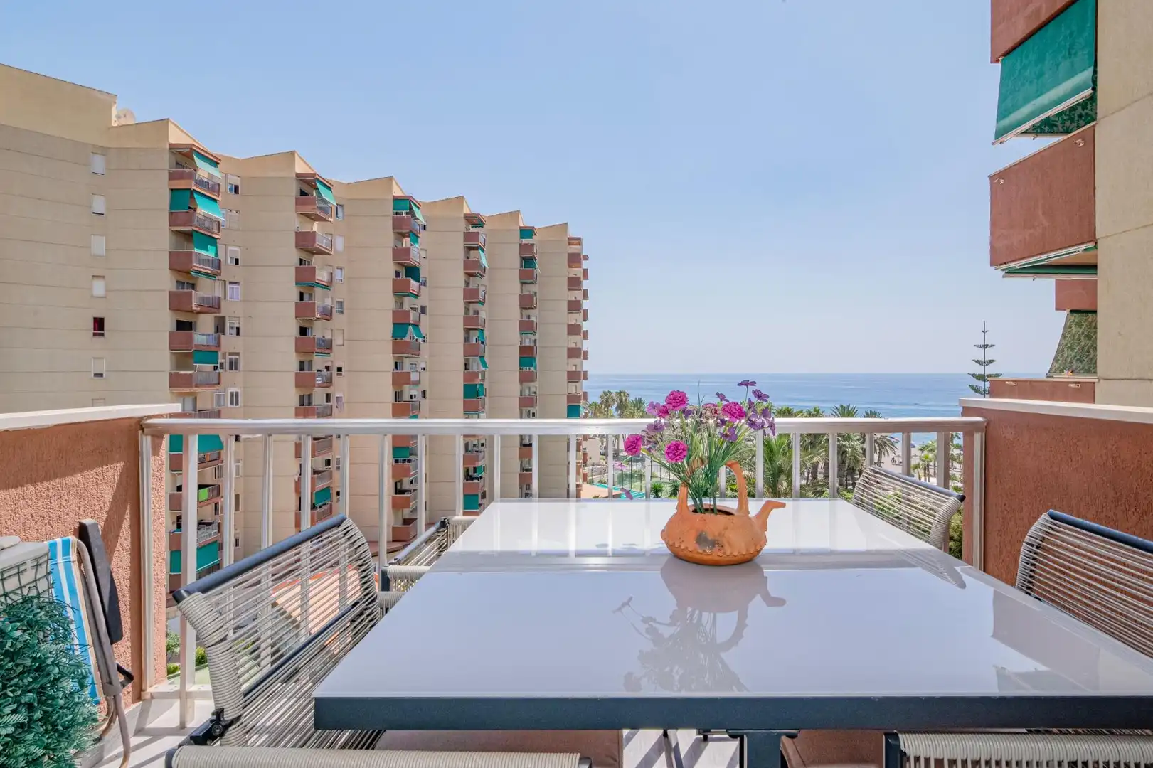 Apartamento con piscina en venta en Paseo REINA SOFIA 3, imagen 3
