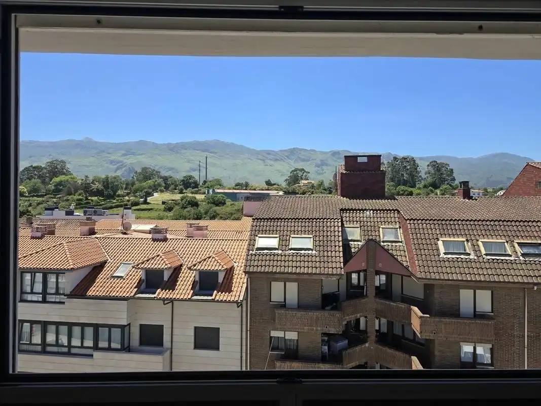 Vista exterior de Piso en venta en Llanes con Calefacción