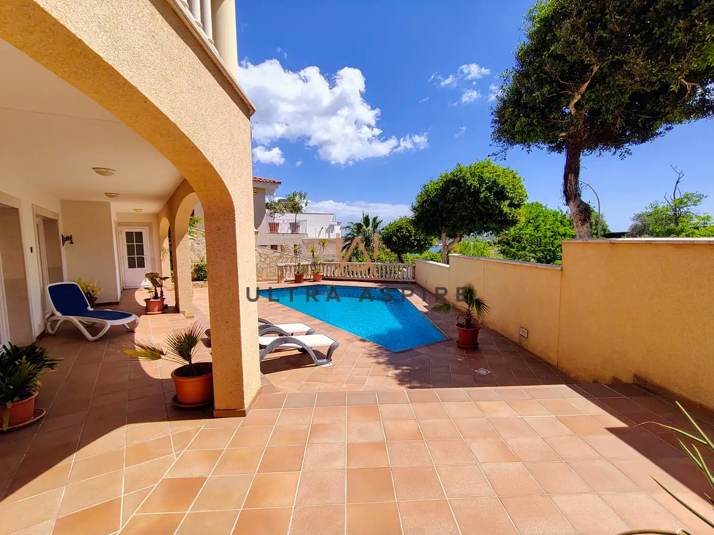 Piscina de Casa o xalet en venda en Maó - Mahón amb Aire condicionat, Calefacció i Jardí privat