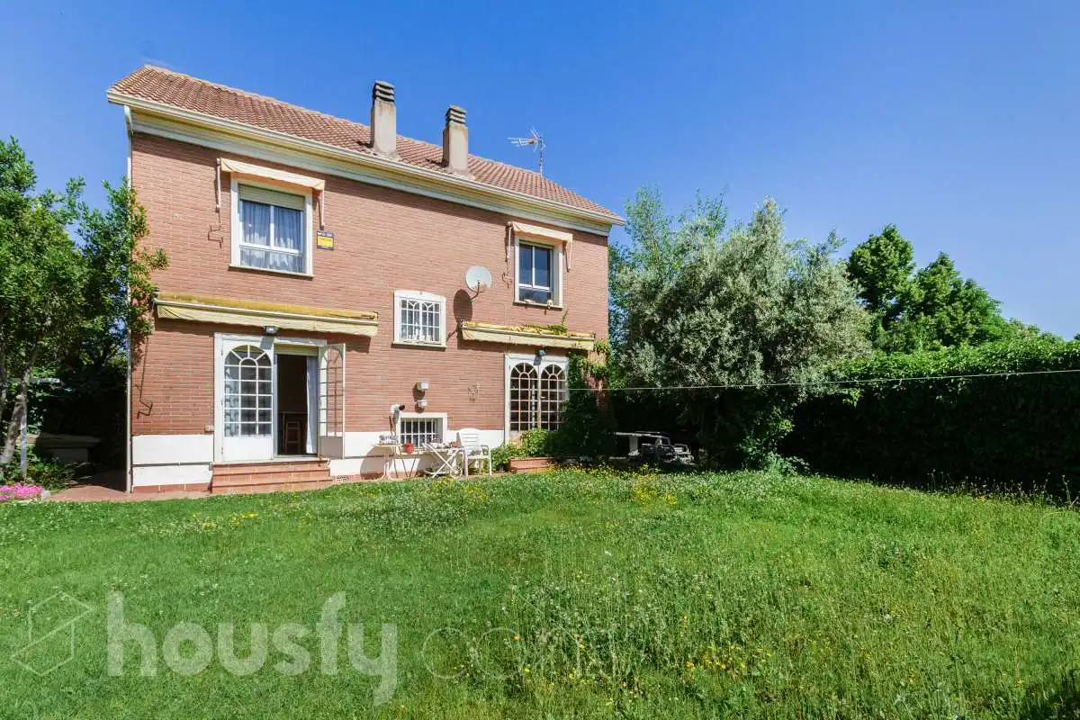 Vista exterior de Casa o chalet en venta en Azuqueca de Henares con Calefacción, Jardín privado y Terraza