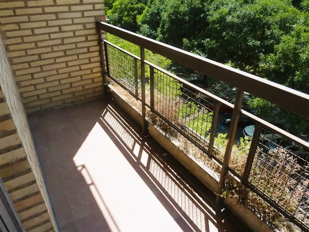 Terraza de Piso de alquiler en  Pamplona / Iruña con Calefacción, Parquet y Terraza