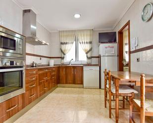 Cuina de Casa o xalet en venda en El Puig de Santa Maria amb Aire condicionat, Terrassa i Traster