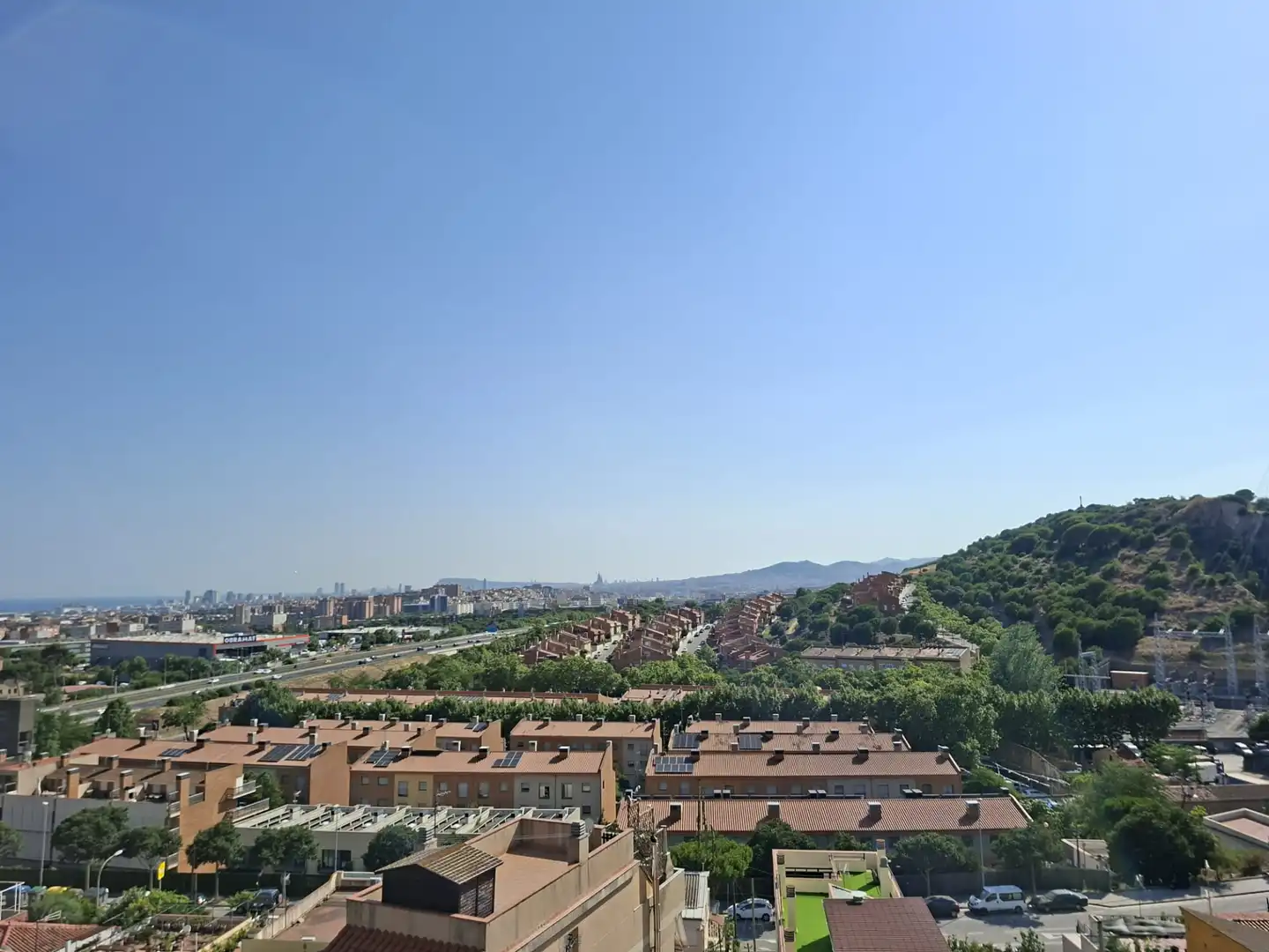 Außenansicht von Dachboden zum Verkauf in Badalona mit Klimaanlage, Heizung und Terrasse