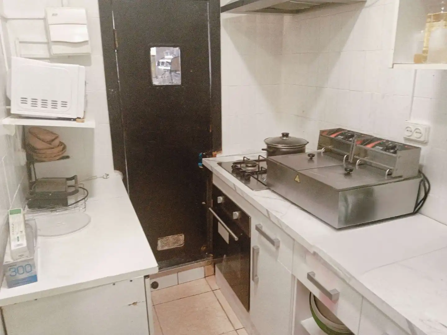 Cocina de Local de alquiler en Zaragoza con Aire acondicionado y Amueblado