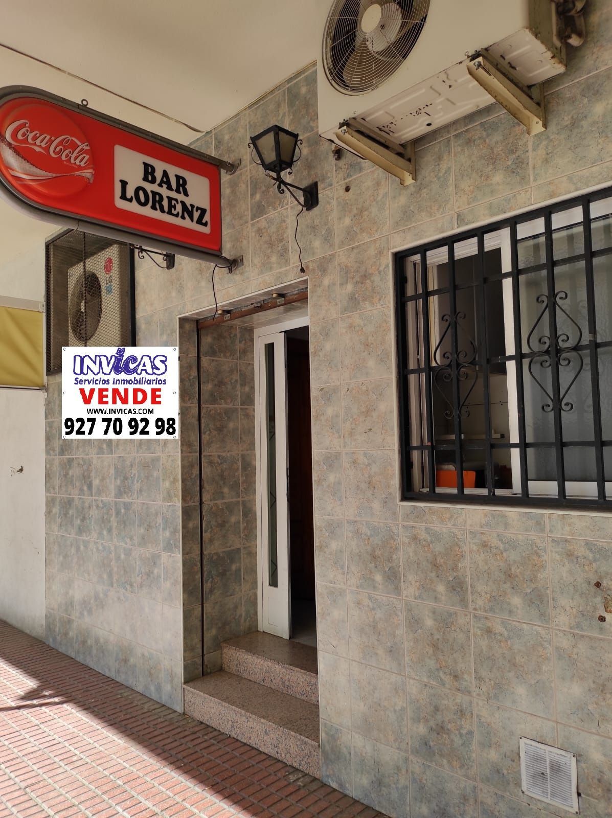 Local de lloguer a Calle Mazuela, Miralvalle - Av. Virgen del Puerto - La Data