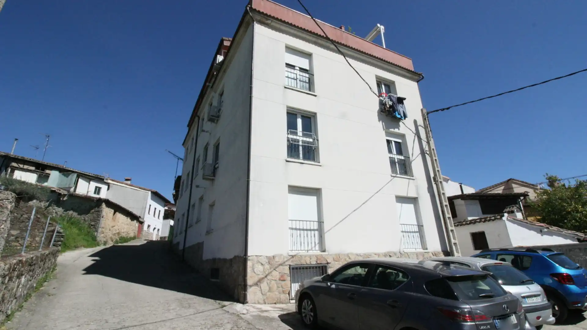 Exterior view of Flat for sale in Arenas de San Pedro  with Terrace, Storage room and Furnished