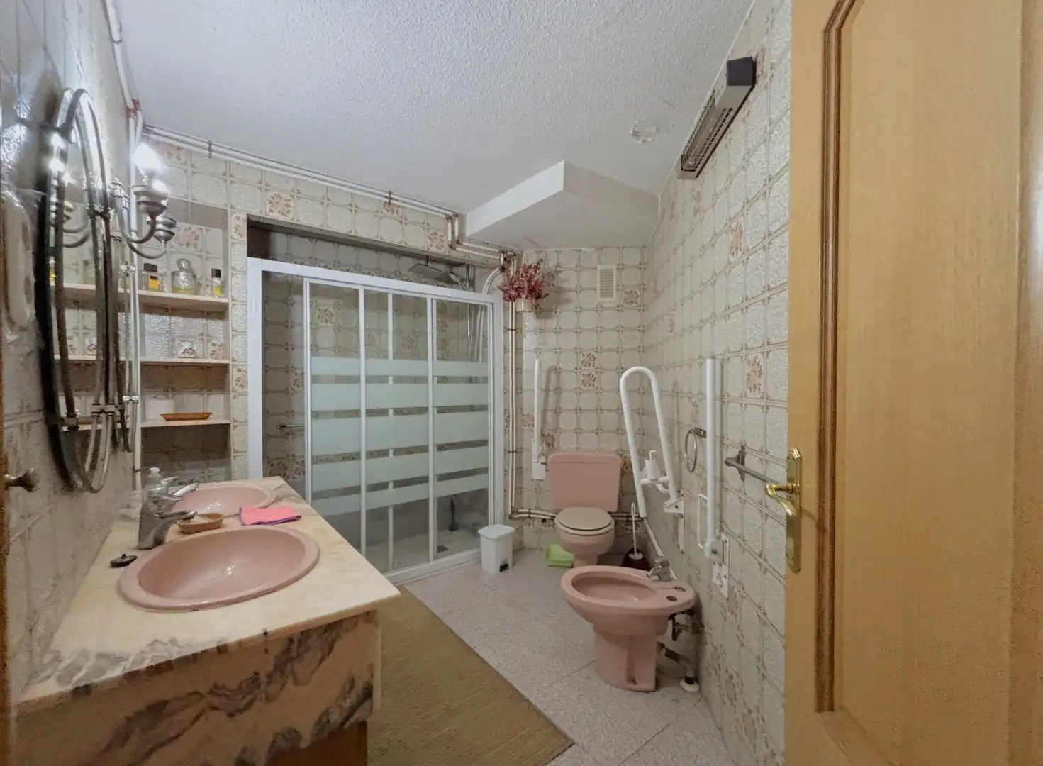 Bathroom of Flat for sale in Castellón de la Plana / Castelló de la Plana  with Air Conditioner, Heating and Terrace