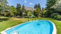 Jardí de Casa o xalet en venda en Villaviciosa de Odón amb Aire condicionat i Piscina