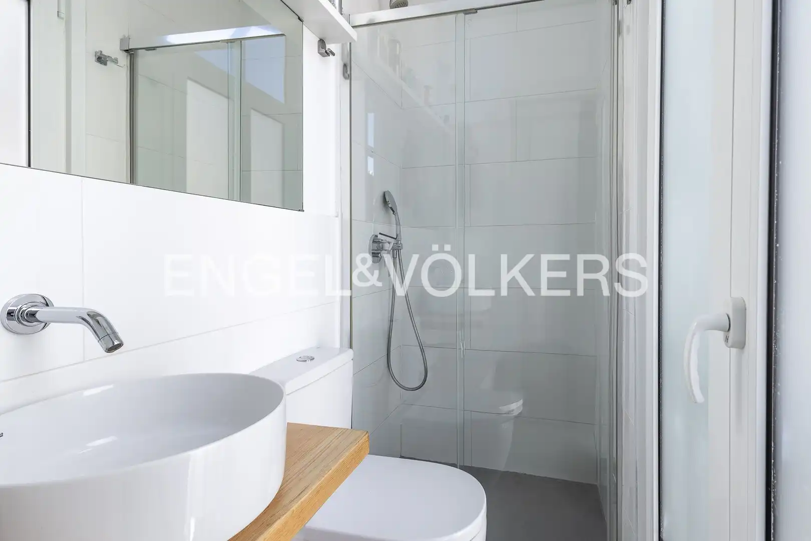 Baño de Ático en venta en Barcelona con Aire acondicionado, Calefacción y Parquet