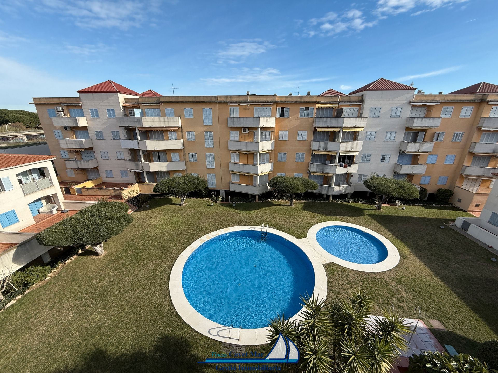 Piscina de Apartament en venda en Cambrils amb Terrassa, Moblat i Piscina comunitària