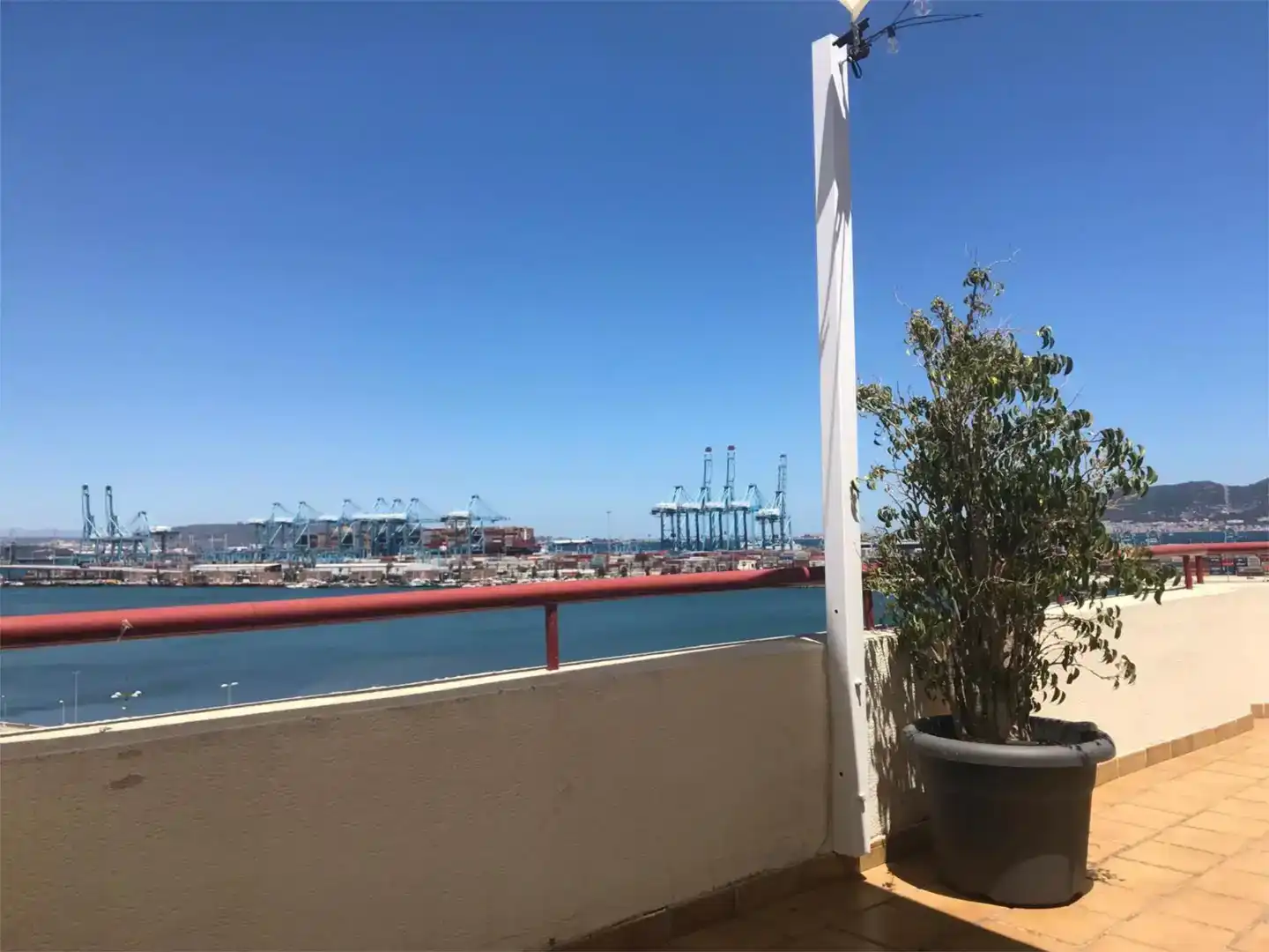 Àtic en venda en Algeciras amb Aire condicionat
