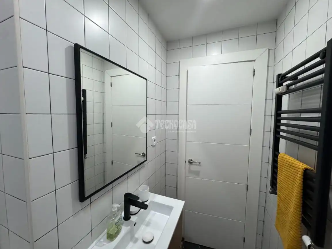 Badezimmer von Wohnung zur Miete in Madrid mit Klimaanlage, Heizung und Parkett