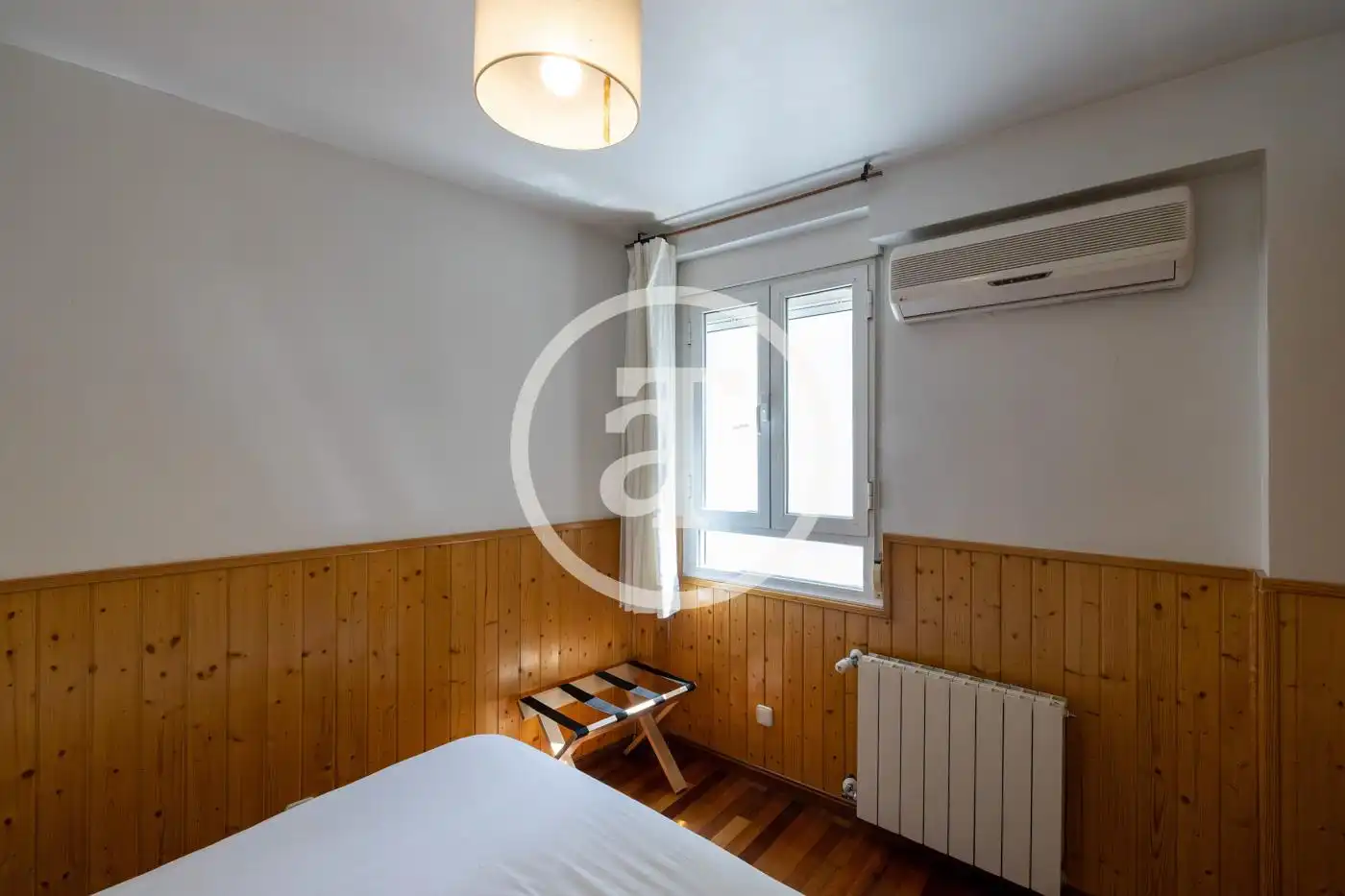 Habitación de Ático de alquiler en Madrid con Aire acondicionado, Calefacción y Amueblado