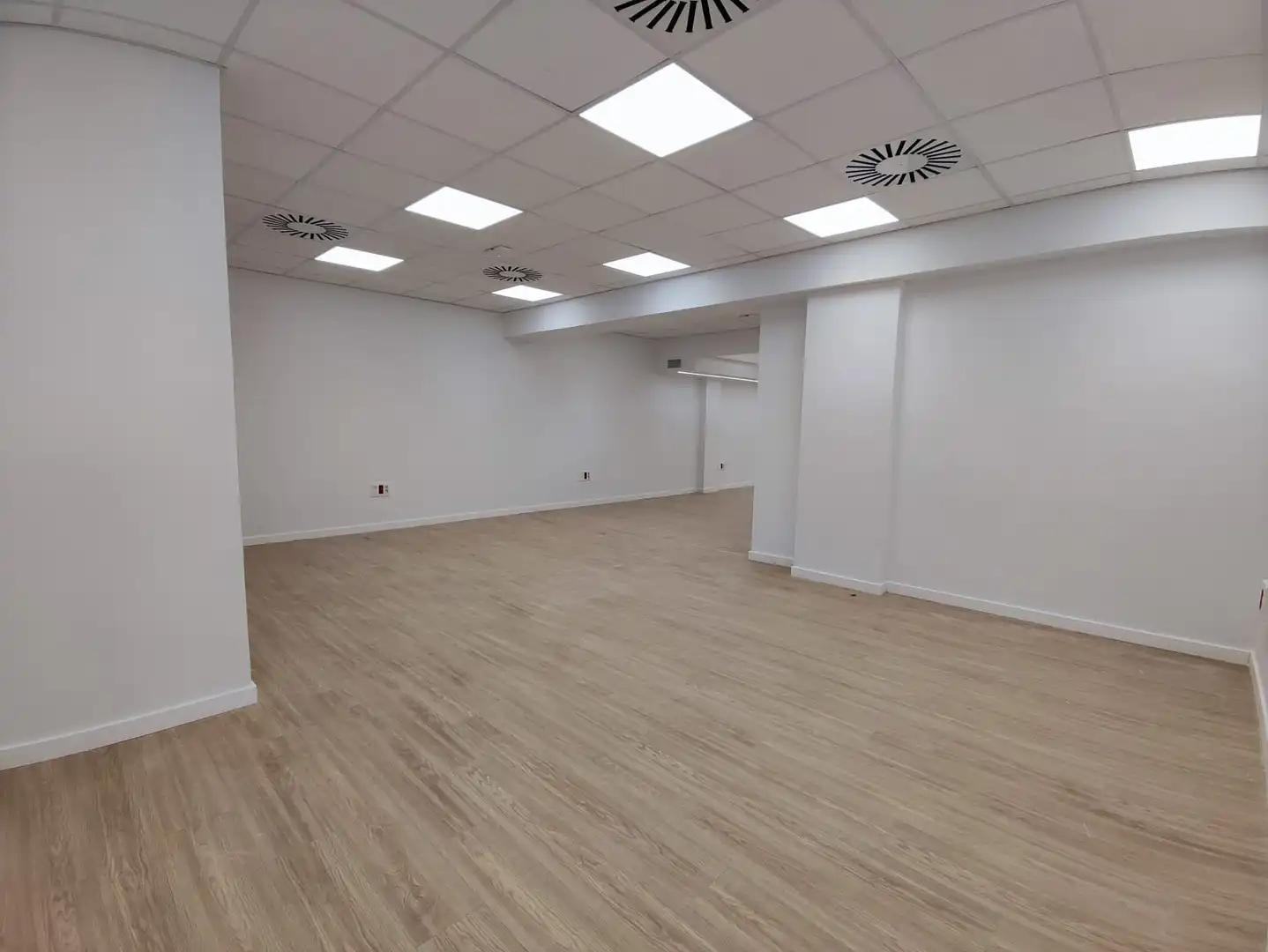 Local comercial de lloguer a Carrer de Còrsega, imagen 24