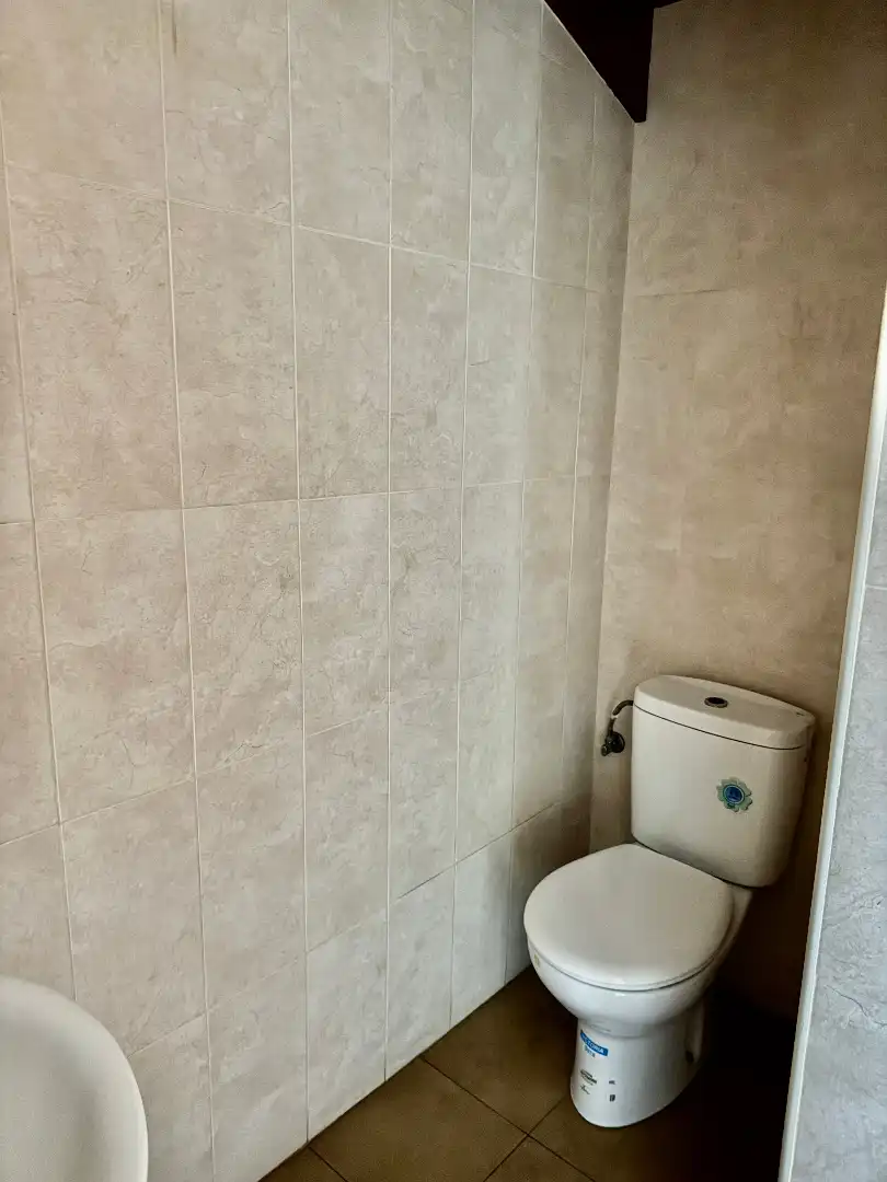 Badezimmer von Einfamilien-Reihenhaus zum Verkauf in Reus mit Parkett und Terrasse