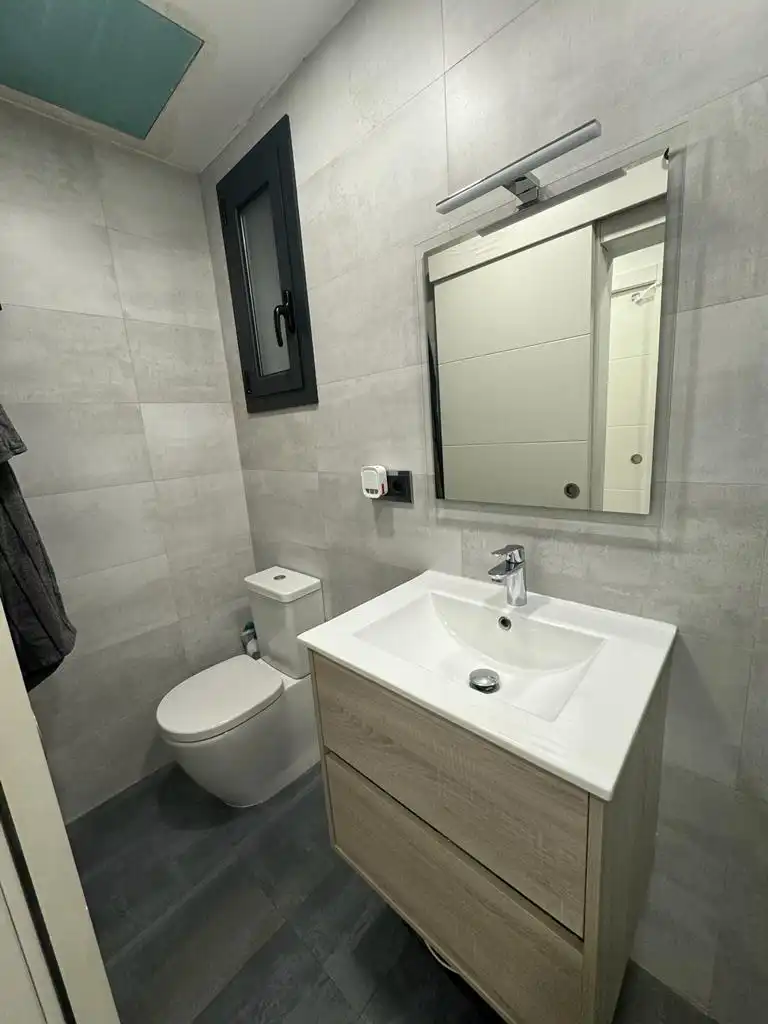 Bathroom of Flat for rent in Barcelona  with Furnished, Oven and Washing machine