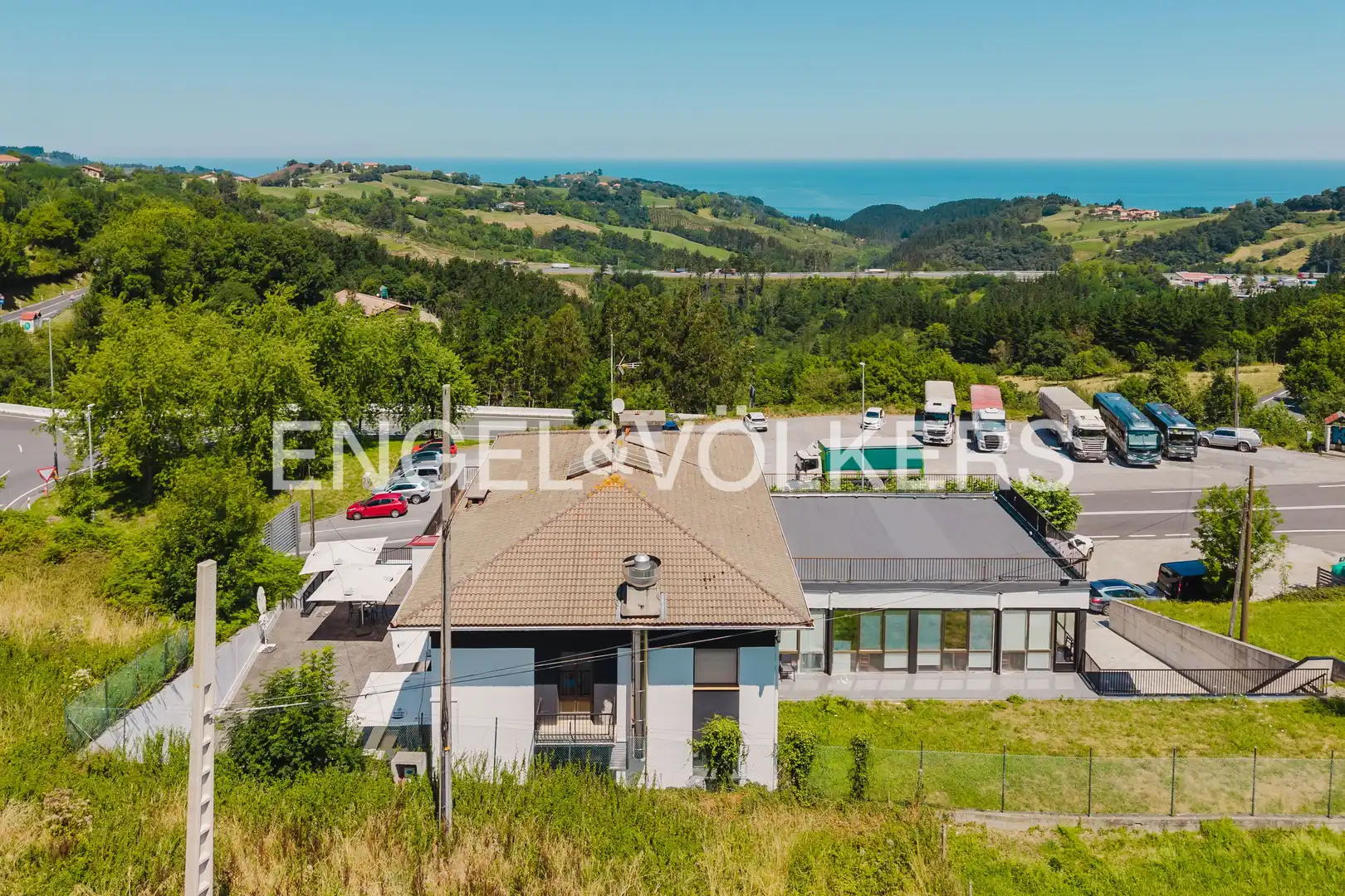 Vista exterior de Casa o chalet en venta en Deba con Calefacción, Jardín privado y Balcón