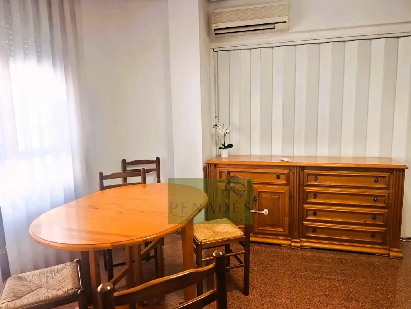 Menjador de Pis per a compartir en Ontinyent amb Aire condicionat, Calefacció i Terrassa