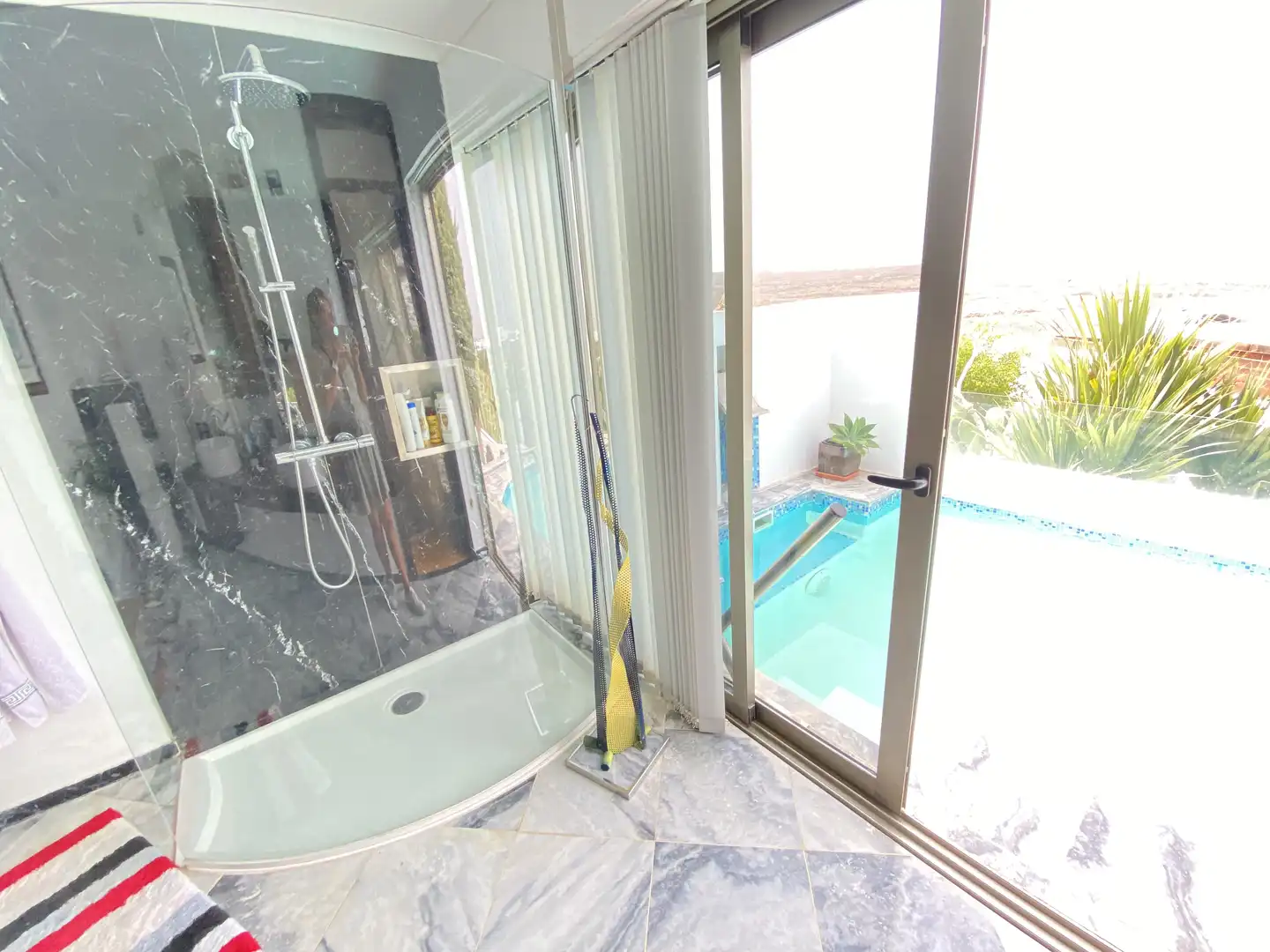 Bany de Casa o xalet en venda en Yaiza amb Jardí privat, Terrassa i Piscina