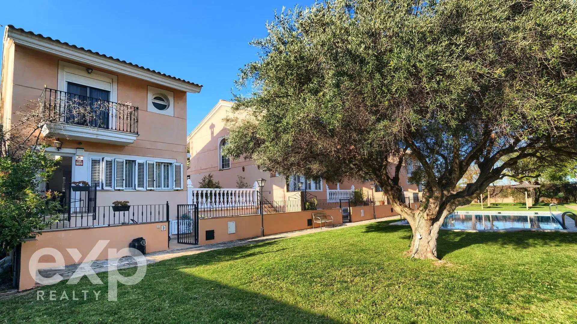 Vista exterior de Casa o chalet en venta en Godella con Aire acondicionado, Calefacción y Jardín privado