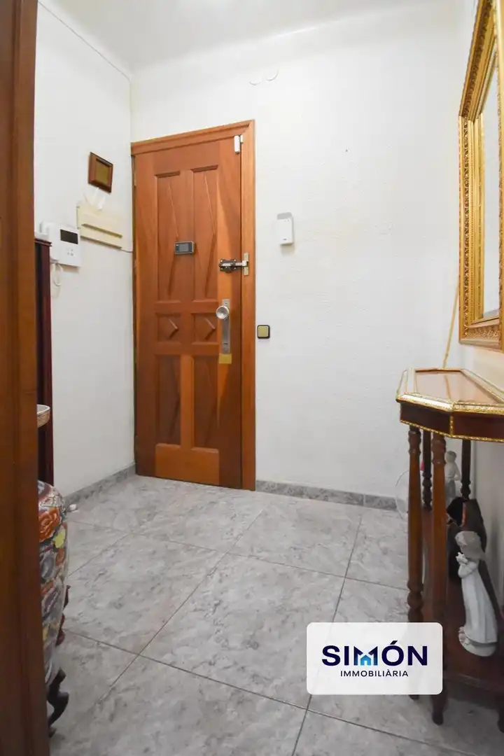 Flat for sale in Manresa  with Balcony