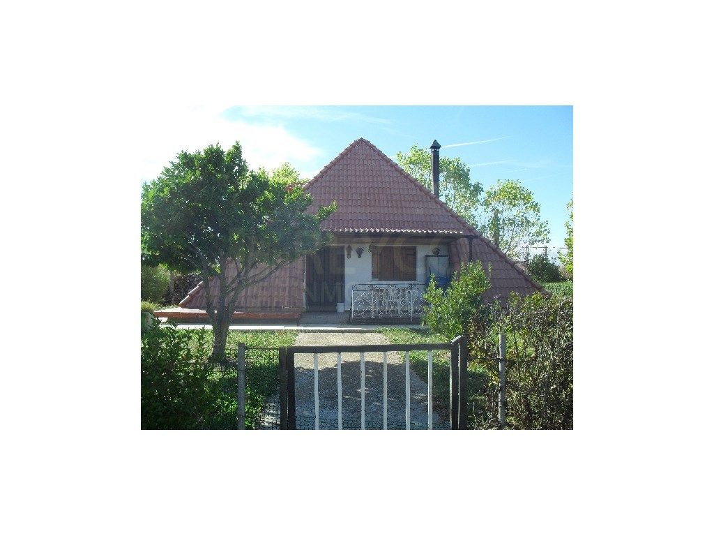 Vista exterior de Casa o xalet en venda en Alberite amb Jardí privat, Piscina i Balcó